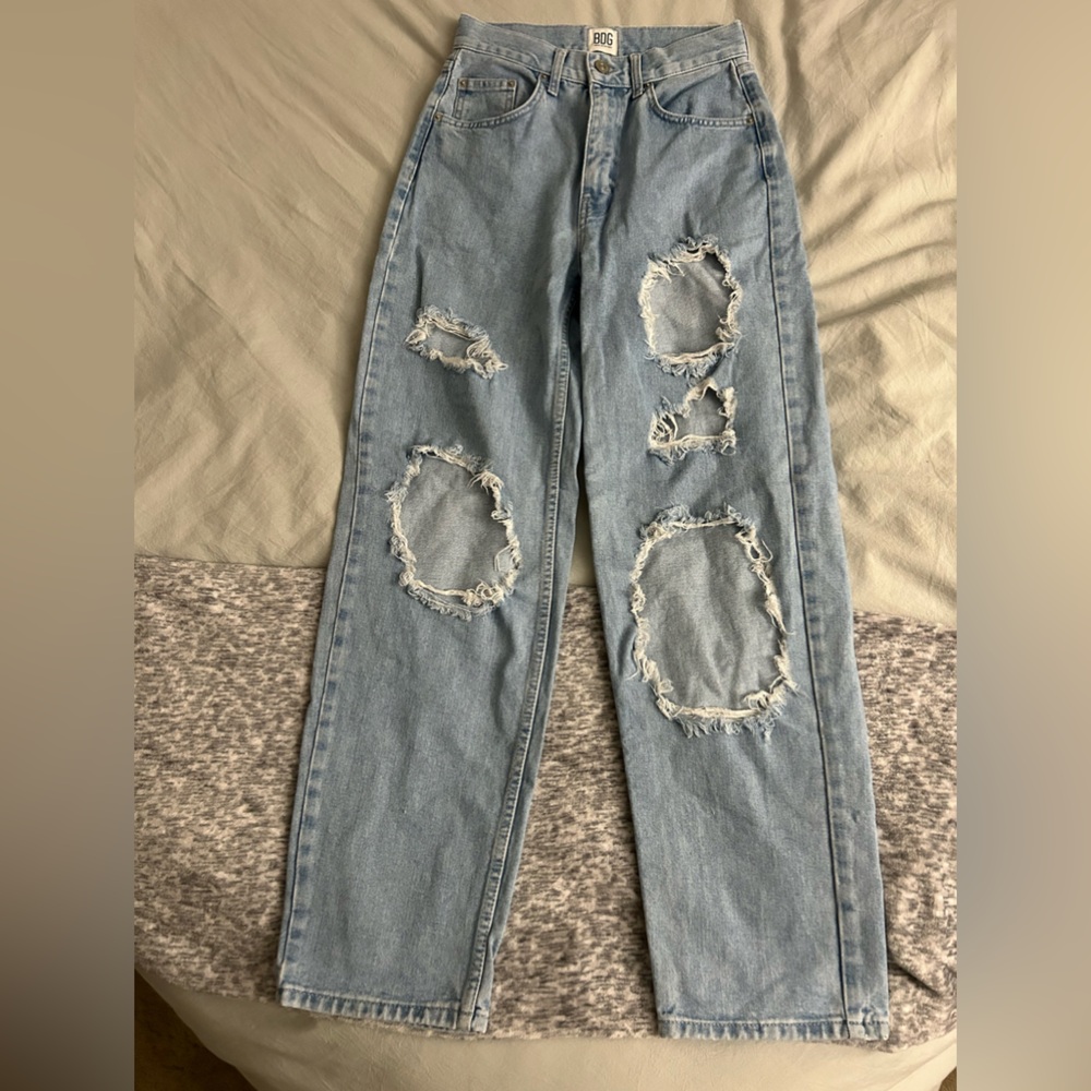 BDG women’s light wash distressed jeans. Lightly used.